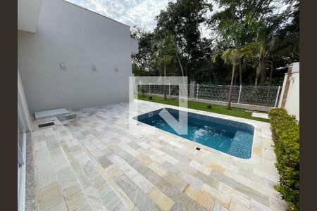Casa de condomínio à venda com 280m², 3 quartos e 4 vagasFoto 01