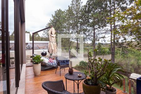 Casa de condomínio à venda com 251m², 4 quartos e 4 vagasdeck