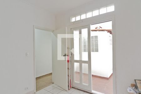 Casa à venda com 310m², 5 quartos e 4 vagas Casa à venda com 310m², 5 quartos e 4 vagasEscritório