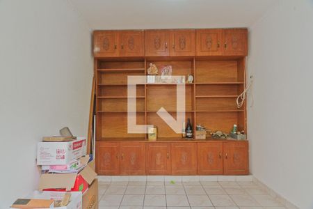 Casa à venda com 310m², 5 quartos e 4 vagas Casa à venda com 310m², 5 quartos e 4 vagasEscritório