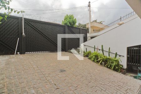 Casa à venda com 310m², 5 quartos e 4 vagas Casa à venda com 310m², 5 quartos e 4 vagasGaragem
