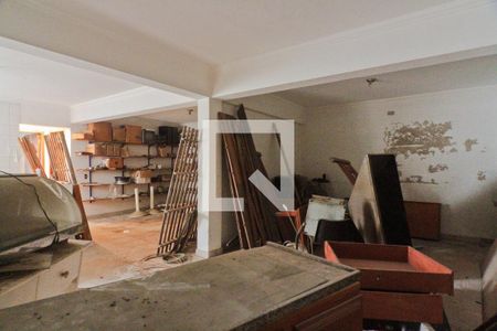 Casa à venda com 310m², 5 quartos e 4 vagas Casa à venda com 310m², 5 quartos e 4 vagasCasa de hóspede - sala