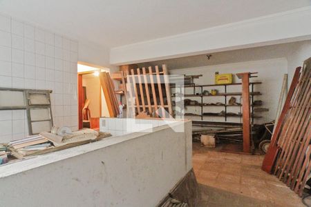 Casa à venda com 310m², 5 quartos e 4 vagas Casa à venda com 310m², 5 quartos e 4 vagasCasa de hóspede - cozinha