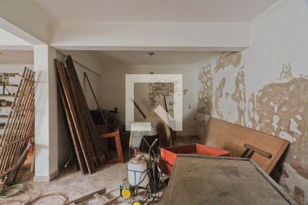 Casa à venda com 310m², 5 quartos e 4 vagas Casa à venda com 310m², 5 quartos e 4 vagasCasa de hóspede - sala