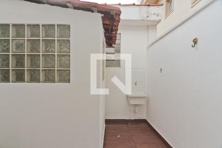 Casa à venda com 310m², 5 quartos e 4 vagas Casa à venda com 310m², 5 quartos e 4 vagasÁrea externa