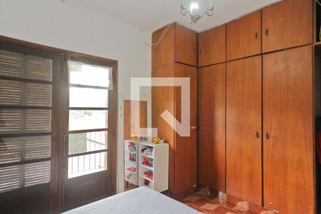 Casa à venda com 310m², 5 quartos e 4 vagas Casa à venda com 310m², 5 quartos e 4 vagasSuíte
