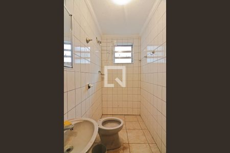 Casa à venda com 310m², 5 quartos e 4 vagas Casa à venda com 310m², 5 quartos e 4 vagasCasa de hóspede - banheiro