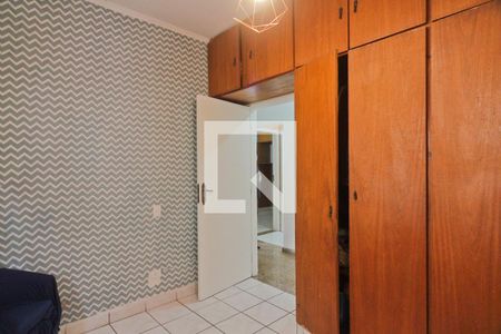 Casa à venda com 310m², 5 quartos e 4 vagas Casa à venda com 310m², 5 quartos e 4 vagasQuarto 1