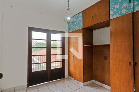 Casa à venda com 310m², 5 quartos e 4 vagas Casa à venda com 310m², 5 quartos e 4 vagasQuarto 2