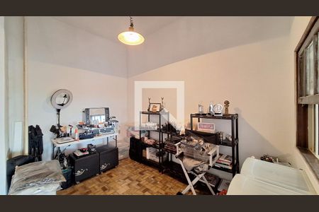 Casa à venda com 209m², 3 quartos e 2 vagasQuarto de Serviço