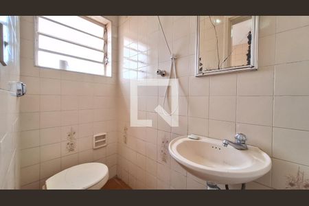 Casa à venda com 209m², 3 quartos e 2 vagasBanheiro de serviço