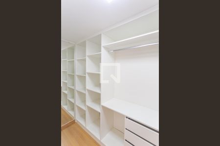 Apartamento à venda com 155m², 4 quartos e 3 vagas Apartamento à venda com 155m², 4 quartos e 3 vagasCloset da Suíte 1