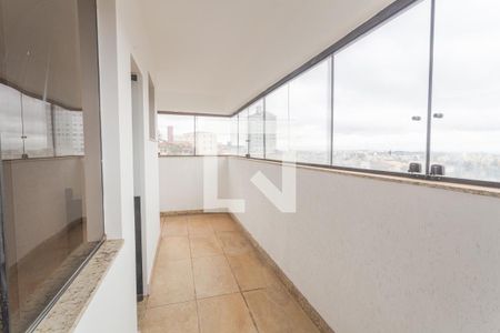 Apartamento à venda com 155m², 4 quartos e 3 vagas Apartamento à venda com 155m², 4 quartos e 3 vagasVaranda da Suíte 1