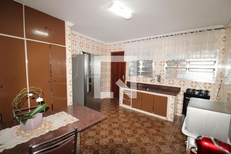 Casa à venda com 240m², 2 quartos e 2 vagasCozinha