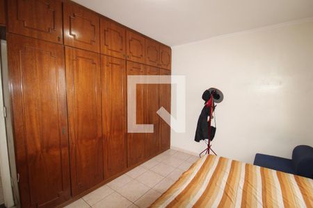 Casa à venda com 240m², 2 quartos e 2 vagasQuarto 2