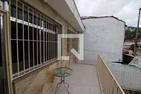 Casa à venda com 240m², 2 quartos e 2 vagasVaranda