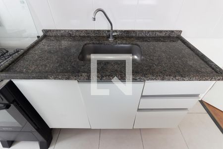 Cozinha e Área de Serviço de apartamento para alugar com 2 quartos, 38m² em Itaquera, São Paulo