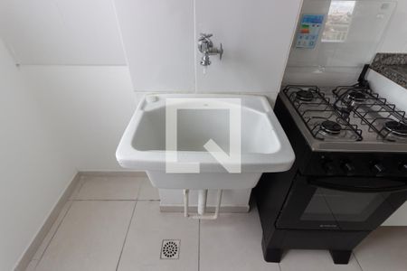 Cozinha e Área de Serviço de apartamento para alugar com 2 quartos, 38m² em Itaquera, São Paulo