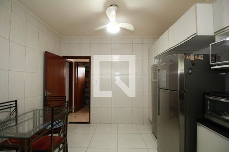 Casa à venda com 600m², 5 quartos e 20 vagasCozinha