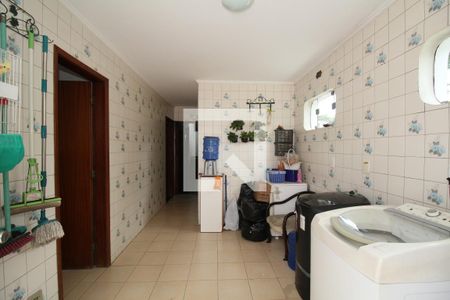 Casa à venda com 600m², 5 quartos e 20 vagasÁrea de Serviço