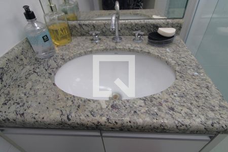 Casa à venda com 71m², 3 quartos e 2 vagasBanheiro Social