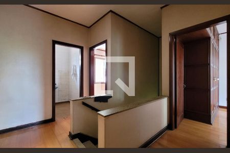 Casa à venda com 150m², 3 quartos e 2 vagasCorredor