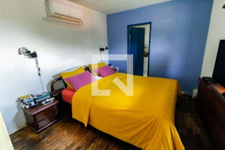 Casa à venda com 266m², 3 quartos e 2 vagasSuíte