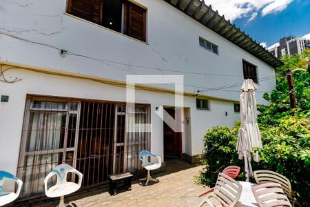 Casa à venda com 266m², 3 quartos e 2 vagasFachada