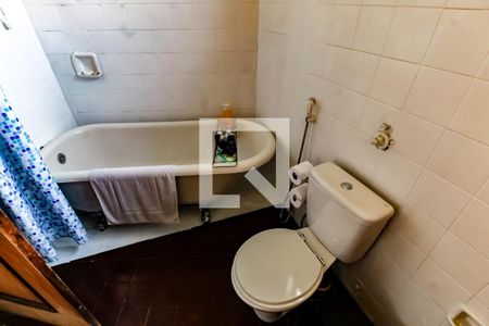 Casa à venda com 266m², 3 quartos e 2 vagasBanheiro Corredor