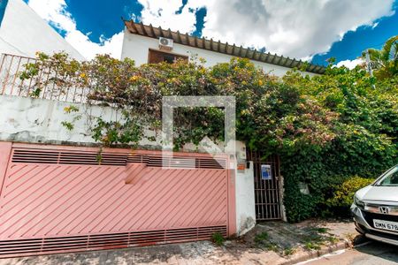 Casa à venda com 266m², 3 quartos e 2 vagasFachada