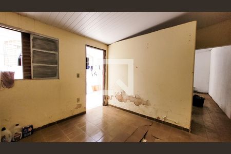 Casa à venda com 250m², 3 quartos e 4 vagasÁrea de Serviço