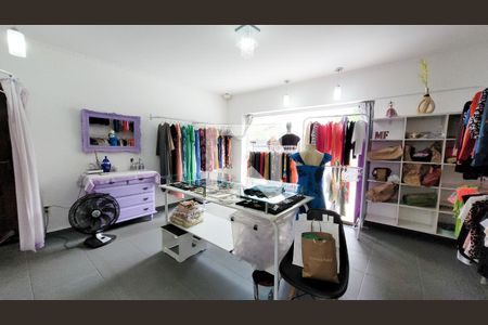 Casa à venda com 250m², 3 quartos e 4 vagasÁrea comum - Salão 