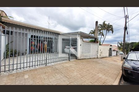 Casa à venda com 250m², 3 quartos e 4 vagasFachada