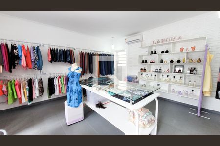 Casa à venda com 250m², 3 quartos e 4 vagasÁrea comum - Salão 