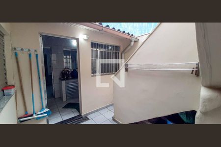 Casa à venda com 102m², 2 quartos e 1 vaga Casa à venda com 102m², 2 quartos e 1 vagaQuintal