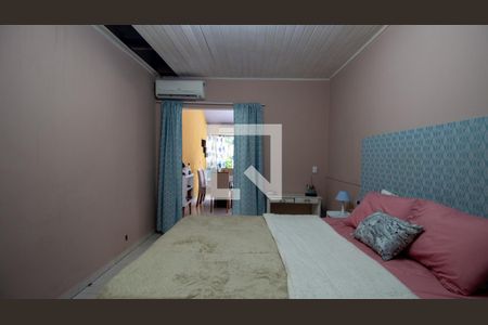 Casa à venda com 472m², 4 quartos e 3 vagasQuarto da Casa dos Fundos