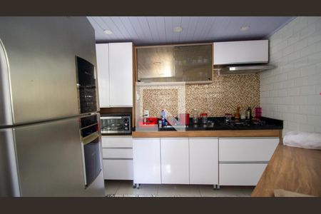 Casa à venda com 472m², 4 quartos e 3 vagasCozinha da Casa dos Fundos