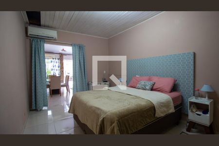 Casa à venda com 472m², 4 quartos e 3 vagasQuarto da Casa dos Fundos