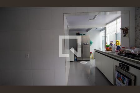 Casa à venda com 472m², 4 quartos e 3 vagasCozinha e Área de Serviço