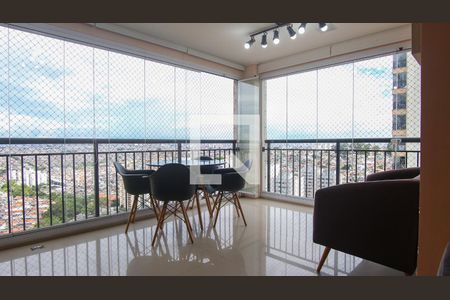 Apartamento à venda com 68m², 2 quartos e 1 vaga Apartamento à venda com 68m², 2 quartos e 1 vagaVaranda