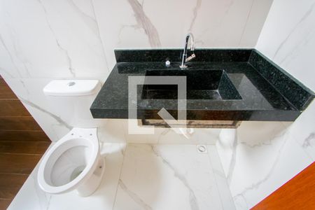 Casa à venda com 97m², 2 quartos e 2 vagasBanheiro do quarto 2