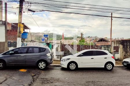 Casa para alugar com 60m², 2 quartos e sem vagaFachada + placa