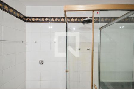 Apartamento à venda com 240m², 5 quartos e 1 vaga Apartamento à venda com 240m², 5 quartos e 1 vagaBanheiro da Suíte 1