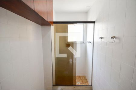 Apartamento à venda com 240m², 5 quartos e 1 vaga Apartamento à venda com 240m², 5 quartos e 1 vagaBanheiro da Suíte 2