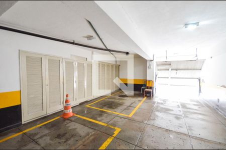 Apartamento à venda com 240m², 5 quartos e 1 vaga Apartamento à venda com 240m², 5 quartos e 1 vagaGaragem