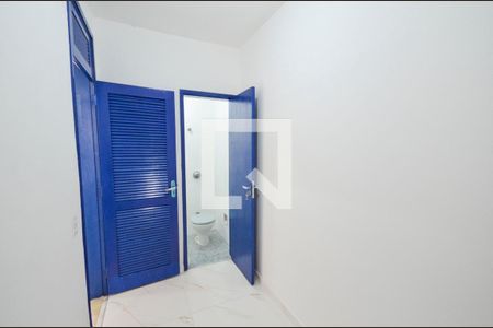 Apartamento à venda com 240m², 5 quartos e 1 vaga Apartamento à venda com 240m², 5 quartos e 1 vagaQuarto de Serviço
