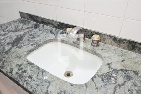 Apartamento à venda com 240m², 5 quartos e 1 vaga Apartamento à venda com 240m², 5 quartos e 1 vagaBanheiro da Suíte 1