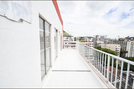 Apartamento à venda com 240m², 5 quartos e 1 vaga Apartamento à venda com 240m², 5 quartos e 1 vagaVaranda da Suíte 1