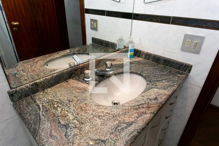 Apartamento à venda com 125m², 3 quartos e 2 vagasBanheiro Social