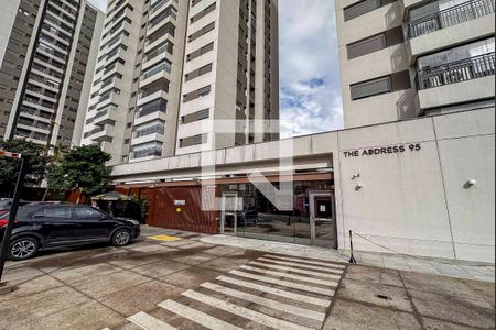 Apartamento para alugar com 107m², 2 quartos e 2 vagasFachada e portaria